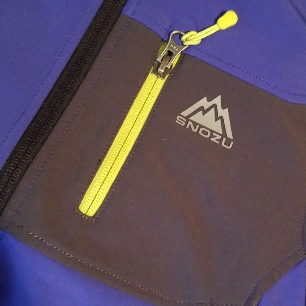 Snozu jacket xs= 5/6‎